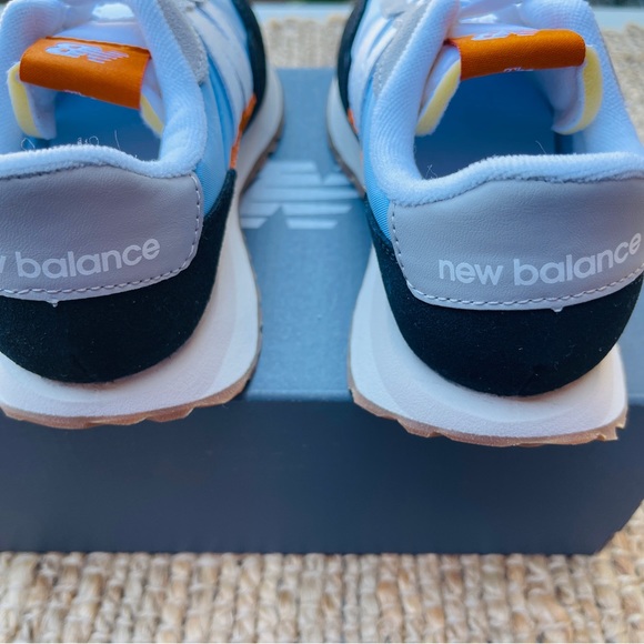 New Balance - Picture 3 of 4